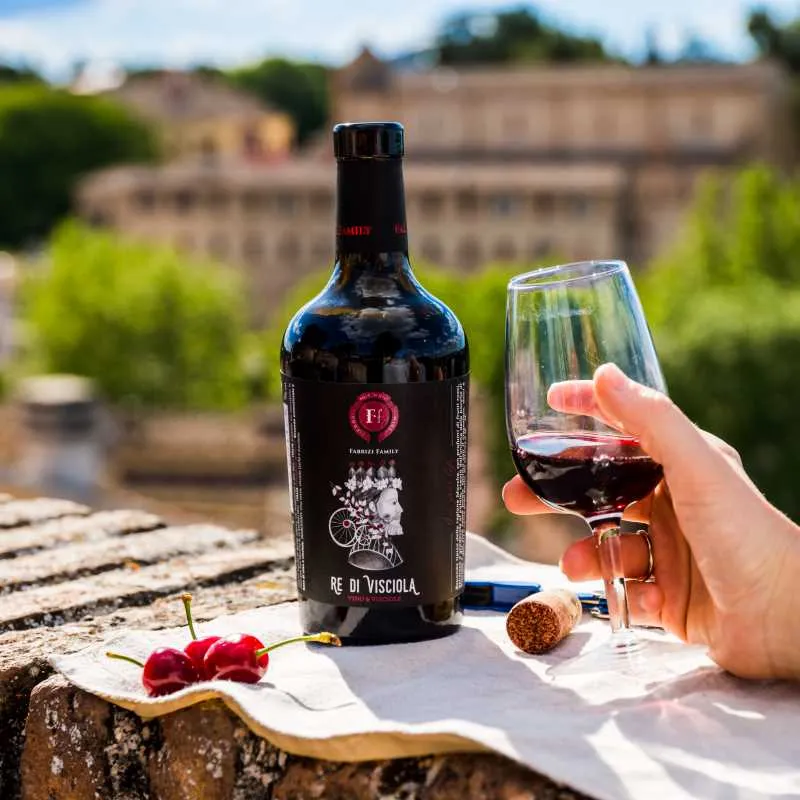 Fabrizi Family Re di Visciola vino dolce visciole